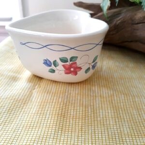 Vintage USA Pfaltzgraff Heart Shaped Floral on White Bowl 4"×4"